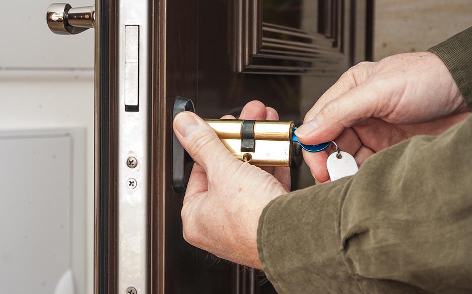 serrurier ouverture de porte service Livry-Gargan