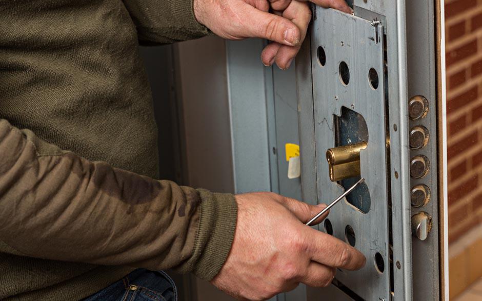 changer serrure porte blindée Allainville